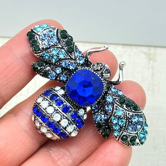 Brand new honey bee rhinestone brooch Bee Necklace Pendant Honey Bee Pin - Picture 1 of 3